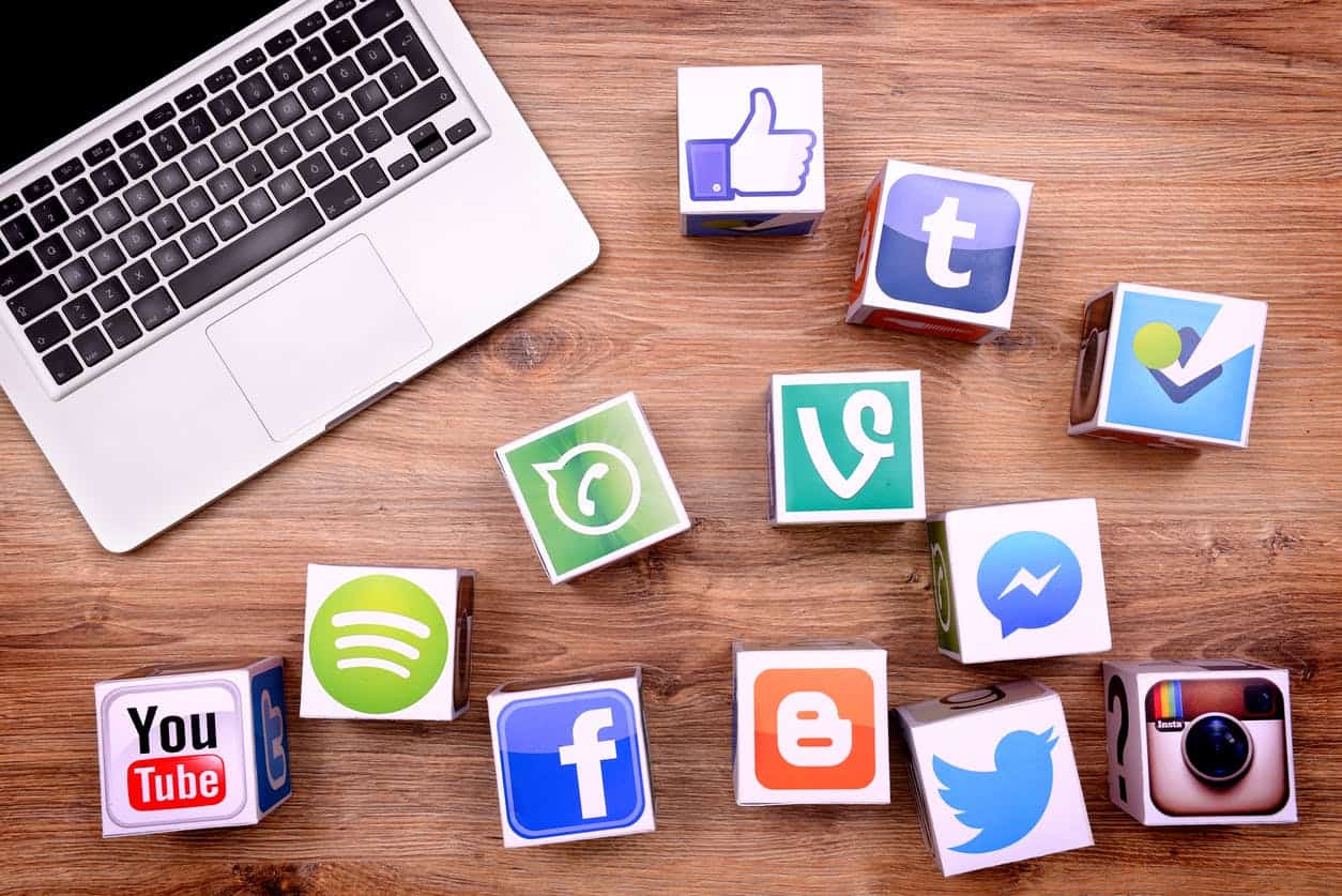 social media - chipicedeno.com